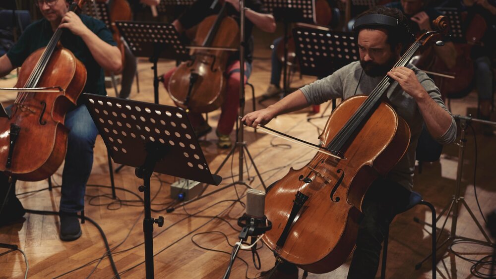 Recording symphonic cellos. Photo by Robin Lambrecht.